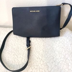 Michael Kors Jetset travel crosabody